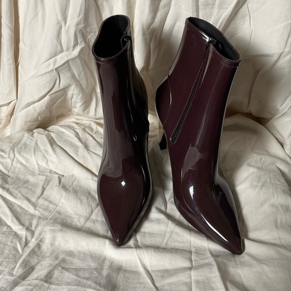 Jeffrey Campbell Puddles Pointed Toe Rain Ankle Boots Wine Shiny Size 7 - Picture 3 of 10